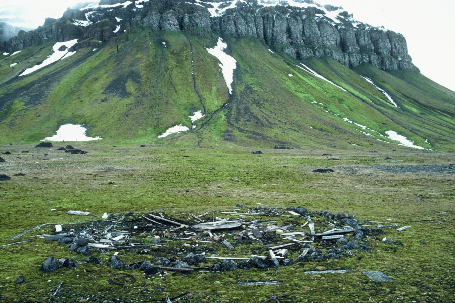 Remains of explorers cabin, Cape Flora, Franz Josef Land © Ko de Korte - Oceanwide Expeditions.JPG