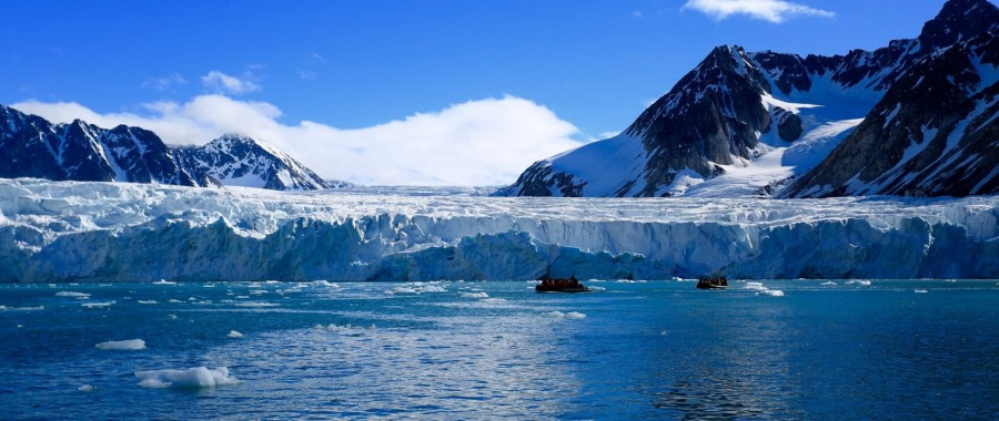 Glaciology, Magdalenafjorden glacier © Sara Jenner - Oceanwide expeditions.jpg