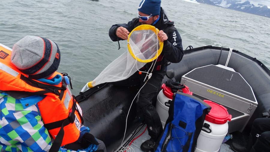 Marine biology, plankton net © Meike Sjoer - Oceanwide Expeditions (1).jpeg