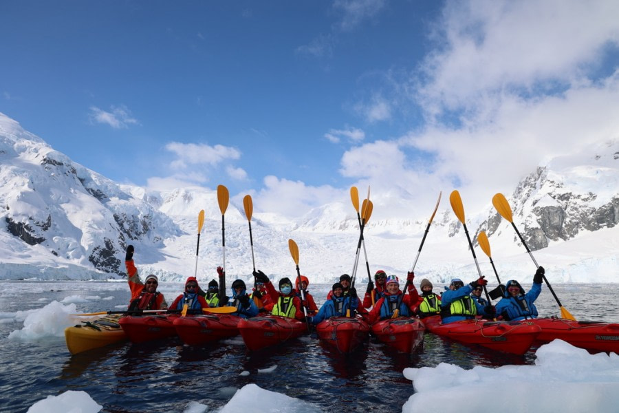 HDS23-21, Kayak group 20 Dec © Keirron Tastagh - Oceanwide Expeditions.jpeg