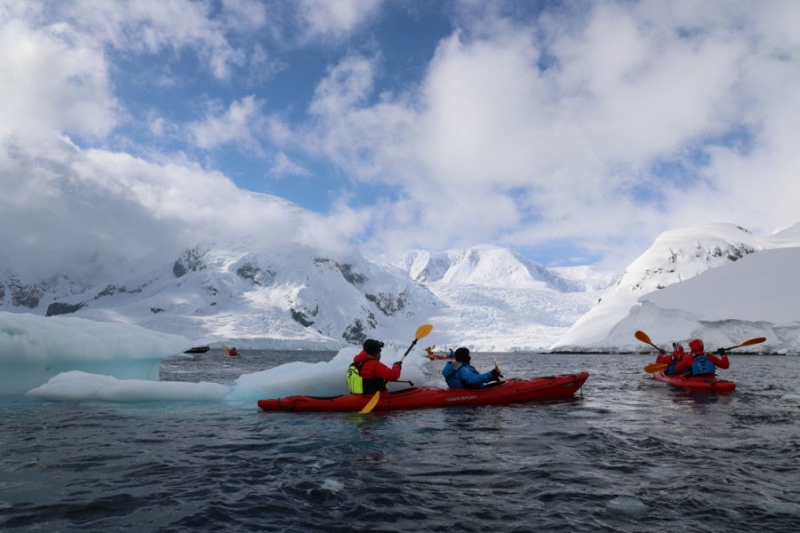 HDS23-21, Kayak by ice 20 Dec © Keirron Tastagh - Oceanwide Expeditions.jpeg