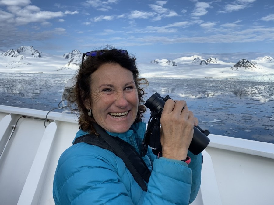 HDS01-22_Day 2 Isawmyfirstbeardedseal-meikesjoer © Meike Sjoer - Oceanwide Expeditions.JPG