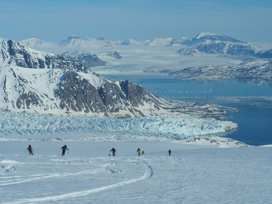 Lilliehöökbreen: Tønsneset, Ski Log