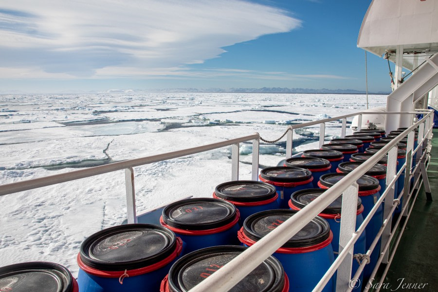 HDS01-22_Day 5 Pack ice 4 © Sara Jenner - Oceanwide Expeditions.jpg