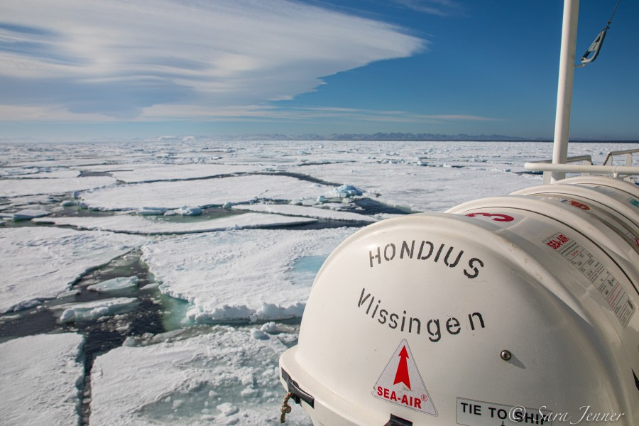 HDS01-22_Day 5 Pack ice 5 © Sara Jenner - Oceanwide Expeditions.jpg