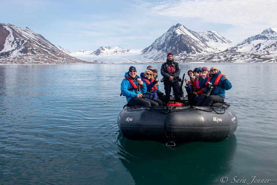 HDS01-22_Day 7 Hot choc cruise © Sara Jenner - Oceanwide Expeditions.jpg