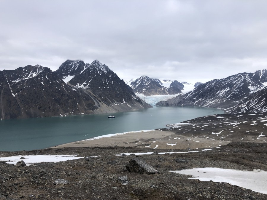 OTL04-22, Day 2, Tinayrebukta © Christophe Gouraud - Oceanwide Expeditions.JPG