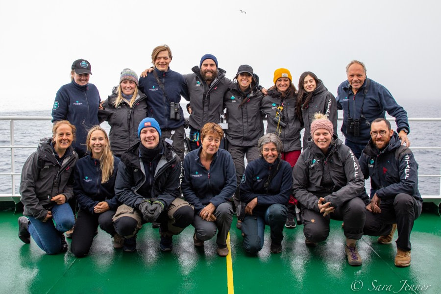 HDS05-22,Team Photo © Sara Jenner - Oceanwide Expeditions.jpg