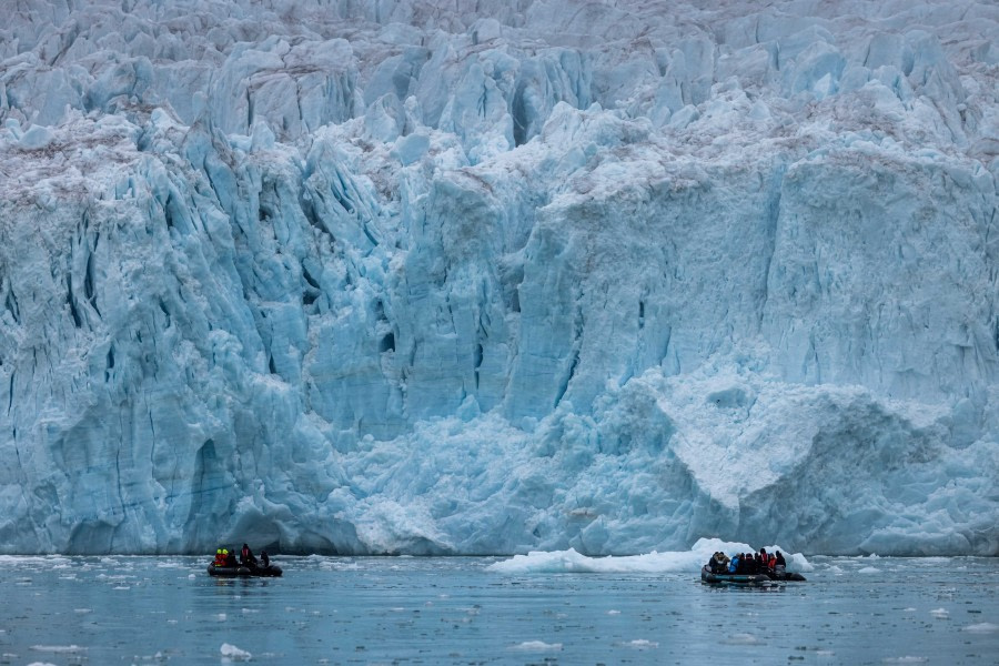 OTL09-22, Monacobreen_WKR59230_WernerKruse © Werner Kruse - Oceanwide Expeditions.jpg