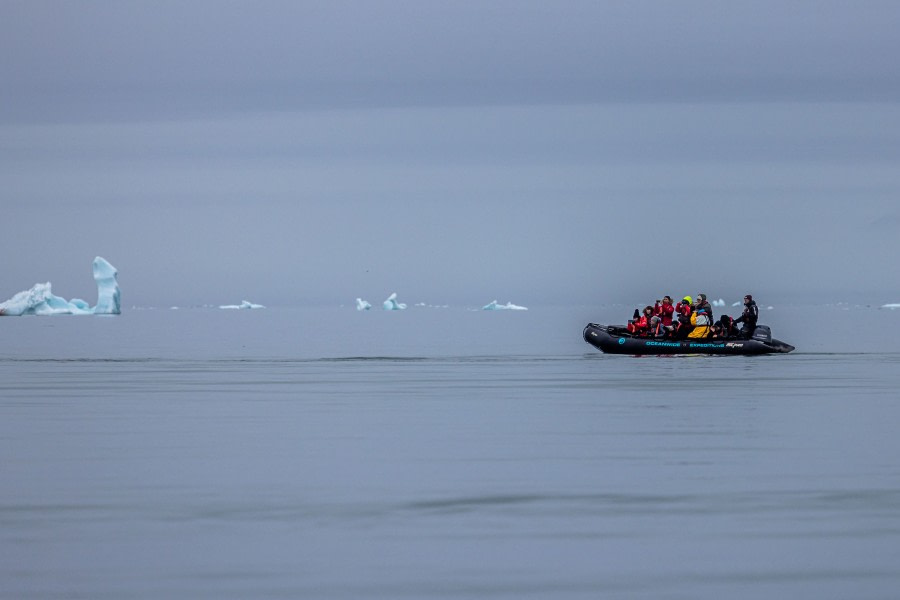 OTL10-22, Day 6, Torellneset_WKR50737_WernerKruse © Werner Kruse - Oceanwide Expeditions.jpg