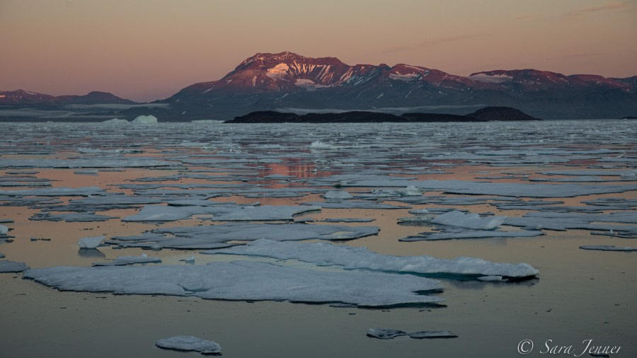 HDS10X22, Day 5, Kejser Franz Joseph Fjord  5 © Sara Jenner - Oceanwide Expeditions.jpg