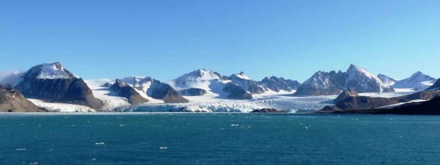 HDS11X22, Day 7, Day 22 Glacier toe long © Unknown Photographer - Oceanwide Expeditions.JPG