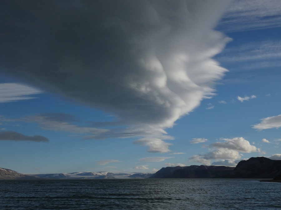 Augustabukta, Lomfjorden