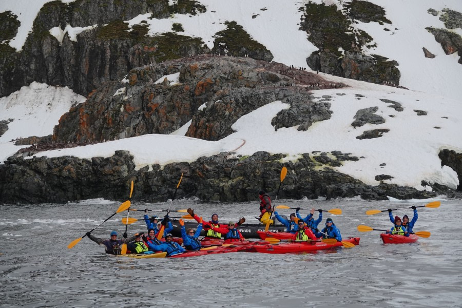 HDS24-22, Kayaking 19 Dec PM-2 © Unknown Photographer - Oceanwide Expeditions.JPG