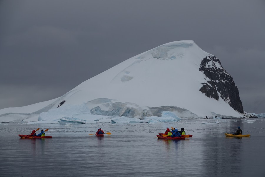 HDS24-22, Kayaking 17 Dec PM-2 © Unknown Photographer - Oceanwide Expeditions.JPG