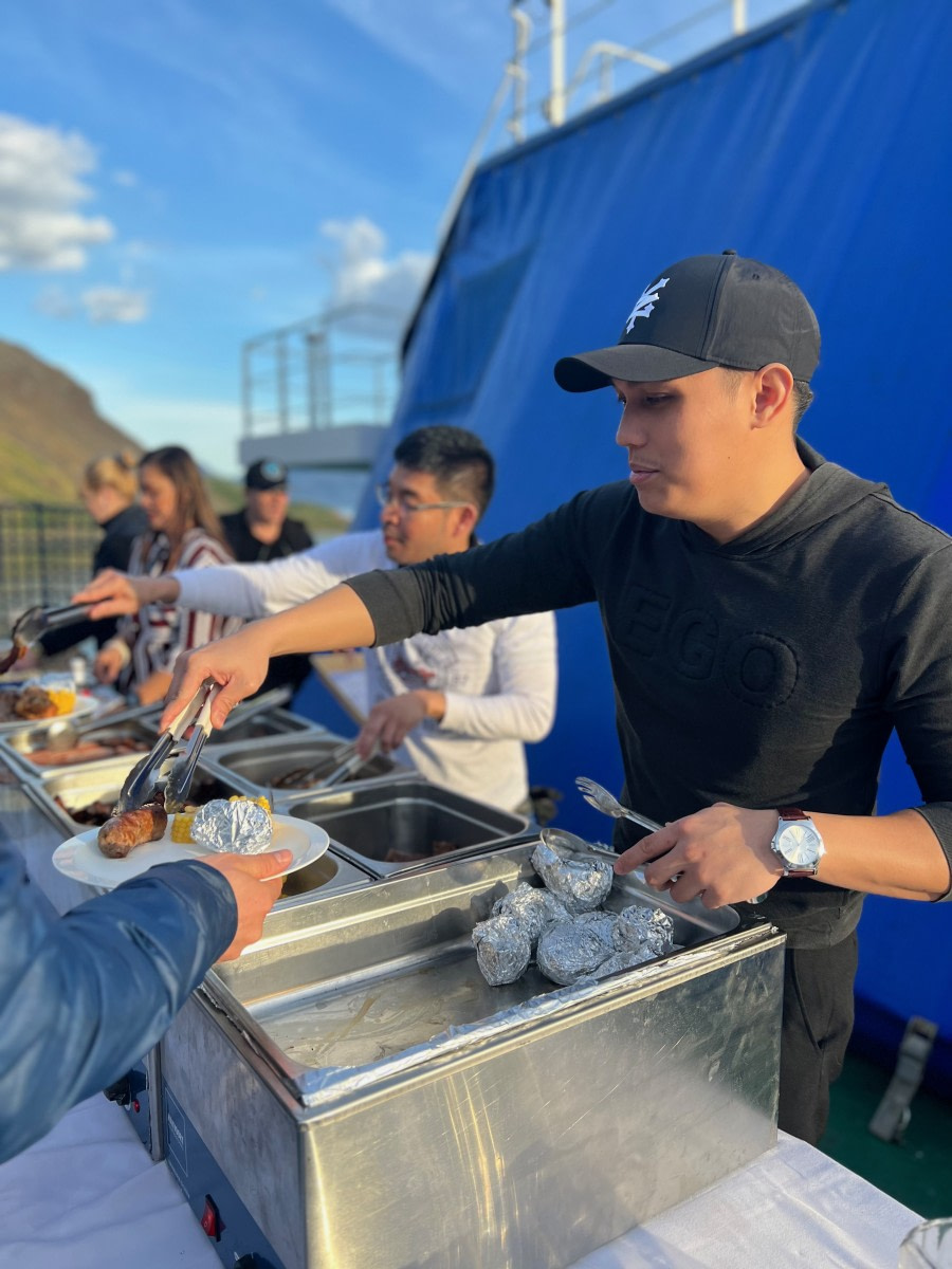 OTL25-23,  Day 8 Neil at BBQ- Elizabeth Robinson © Elizabeth Robinson - Oceanwide Expeditions.jpeg