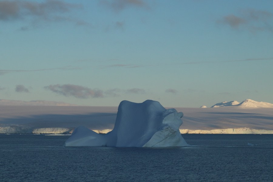 OTL25-23,  Day 15 Sunset Iceberg - Jess © Jess Owen - Oceanwide Expeditions.JPG