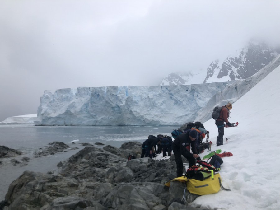 HDS25-23, Mountaineering 31 December 2022 Sable Peaks 01 Mal Haskins © Mal Haskins - Oceanwide Expeditions.JPG