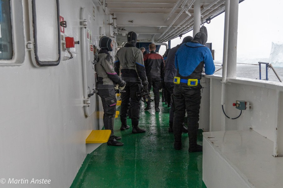 OTL26-23, Day 4, Divers on Ortelius Martin © Martin Anstee Photography - Oceanwide Expeditions.jpg