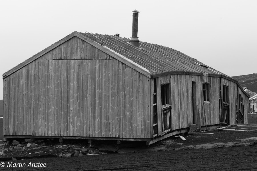 OTL26-23, Day 8 Side view building Martin © Martin Anstee Photography - Oceanwide Expeditions.jpg