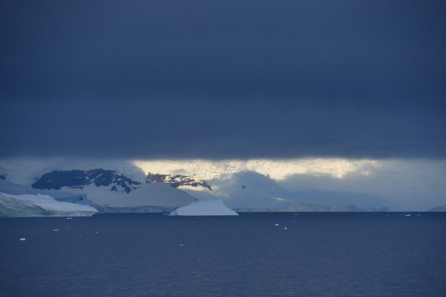 HDS28A23, Day 4, ANT_0378 © Saskia van der Meij - Oceanwide Expeditions.JPG