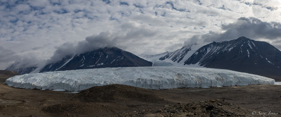 OTL27-23, Day 18, Dry Valleys 2 © Sara Jenner - Oceanwide Expeditions.jpg