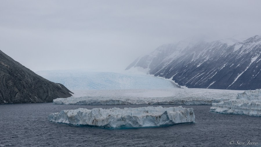 OTL28-23, Day 9, Scenic Flight rb 2 © Sara Jenner - Oceanwide Expeditions.jpg