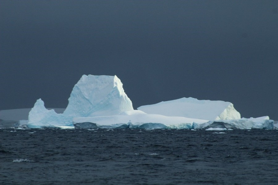 HDS31-23, Day 8, Iceberg © Unknown photographer - Oceanwide Expeditions.jpg