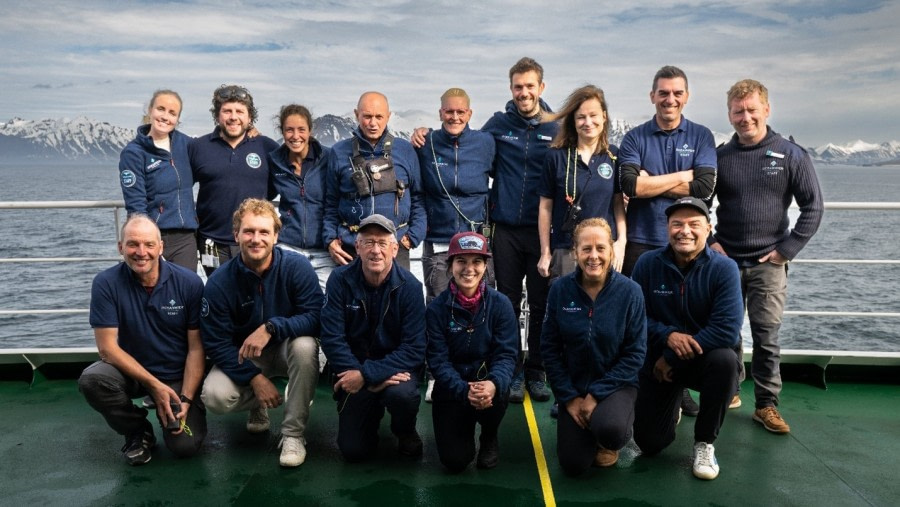 HDS04-23, Day 8, Team photo © Unknown photographer - Oceanwide Expeditions.jpg