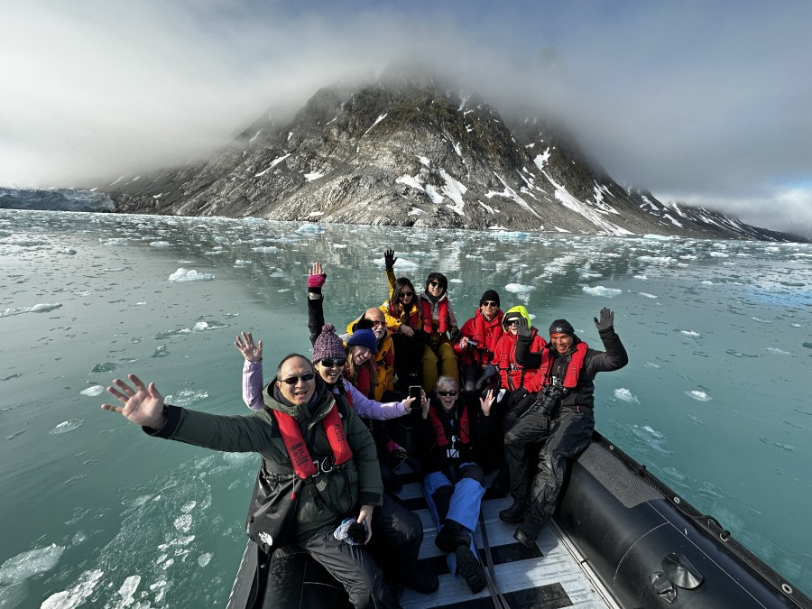 HDS06-23, Day 3, Marcel - Zodiac cruise 2 © Marcel Paul - Oceanwide Expeditions.jpeg