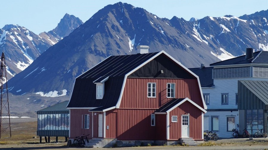 Blömstrandhalvøya und Ny-Ålesund