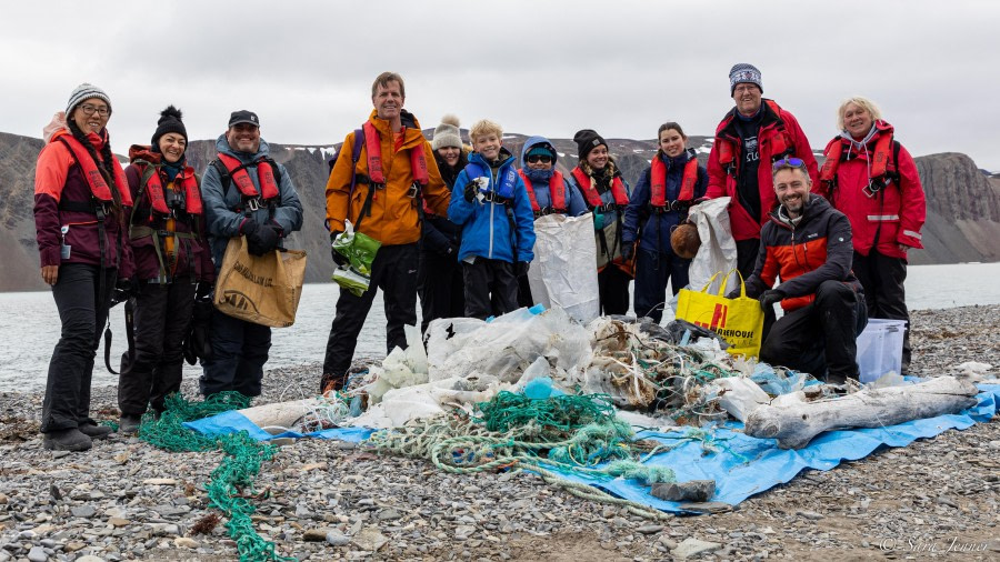 HDS09-23, Day 7, Beach Cleanup 1 © Sara Jenner - Oceanwide Expeditions.jpg