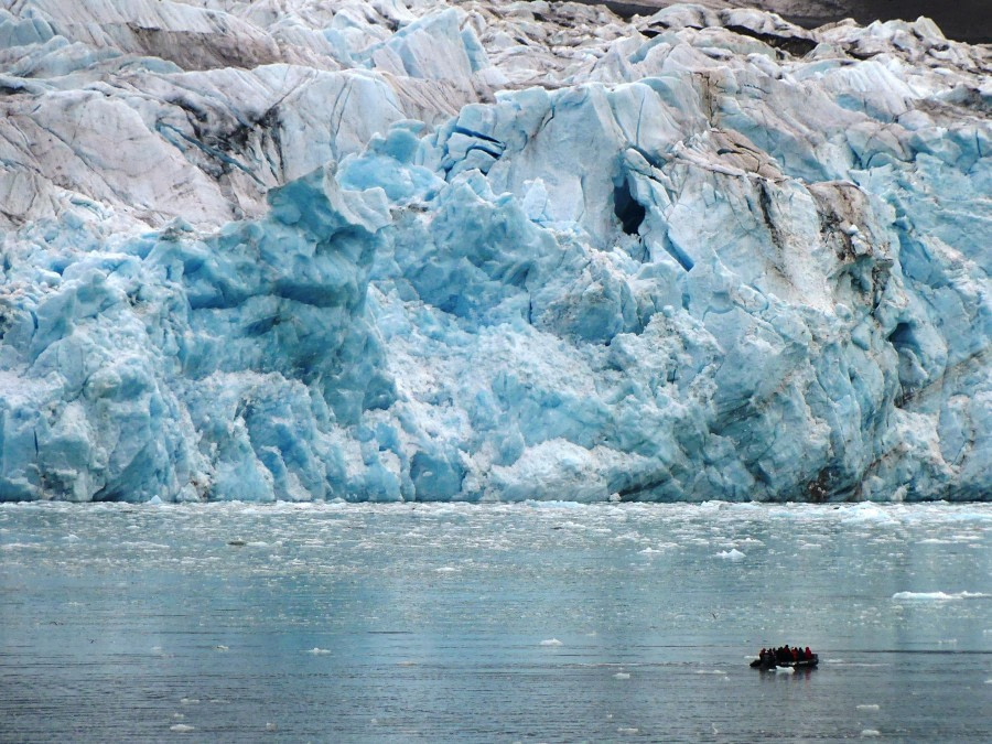 HDS10x23, Day 2, Glacier 2 © Unknown photographer - Oceanwide Expeditions.JPG