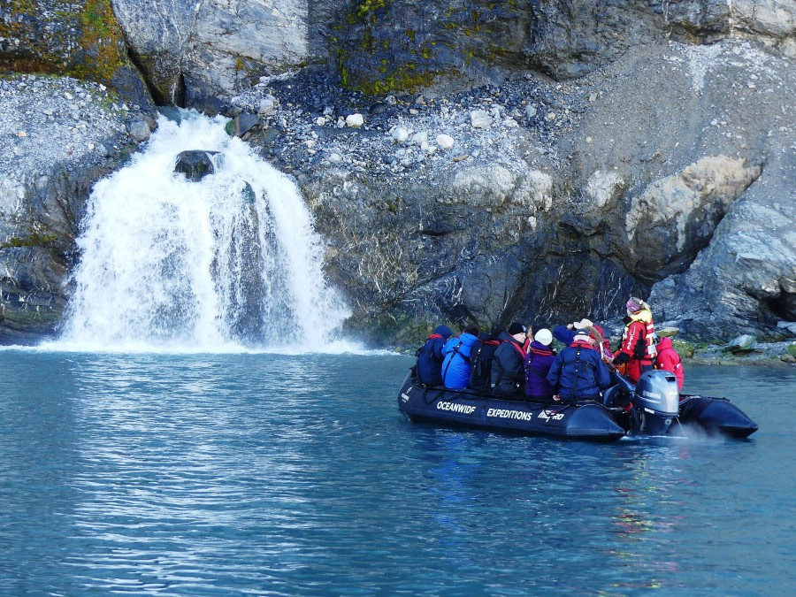 HDS10x23, Day 9, Zodiac © Unknown photographer - Oceanwide Expeditions.JPG