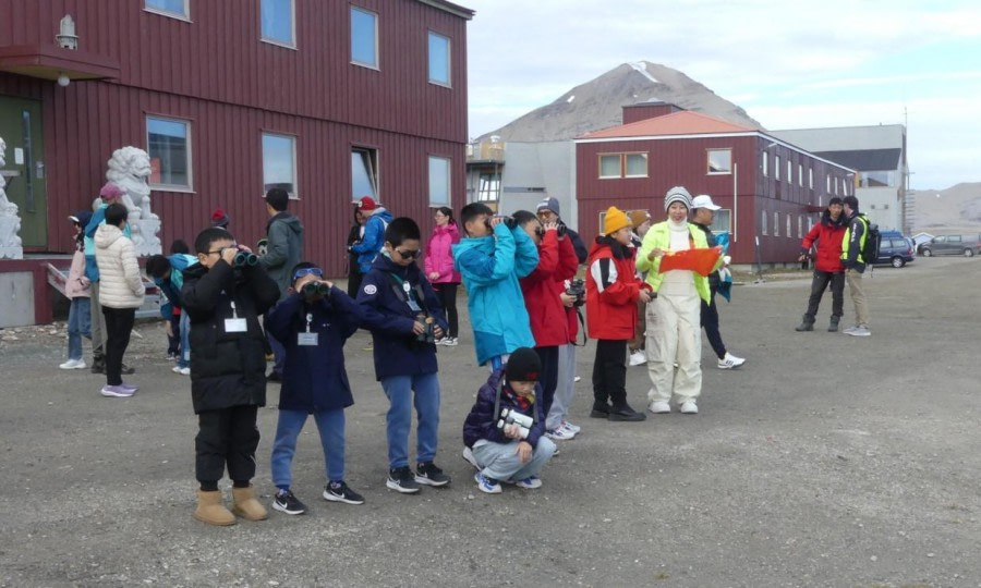 HDS11X23, Day 2, Guests outside Chinese station © Hazel Pittwood - Oceanwide Expeditions.jpg