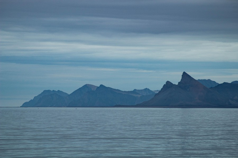 PLA11-23, Day 3, Mountains © Unknown photographer - Oceanwide Expeditions.jpg