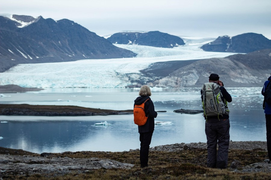 PLA11-23, Day 3, Sightseeing 3 © Unknown photographer - Oceanwide Expeditions.jpg