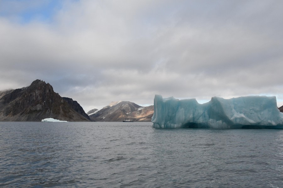 PLA11-23, Day 8, Glacier © Peter & Beryl Comrie - Oceanwide Expeditions.JPG