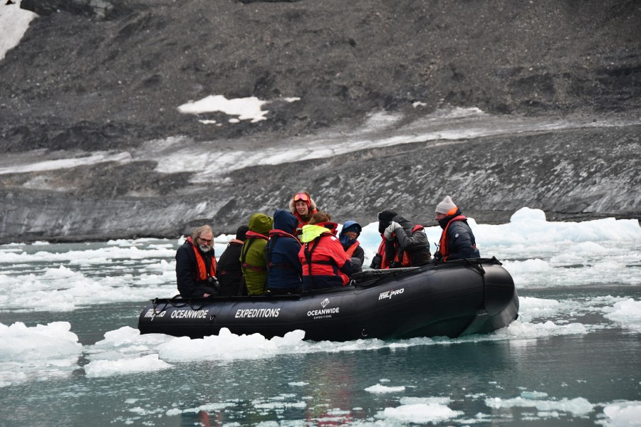 PLA11-23, Day 8, Zodiac 2 © Peter & Beryl Comrie - Oceanwide Expeditions.JPG