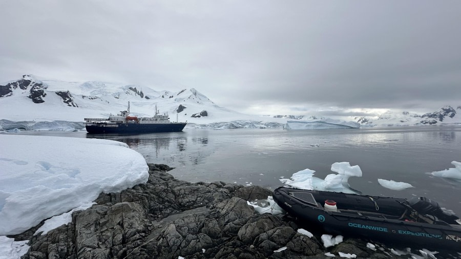 OTL24-23, Day 9, Ortelius © Mal Haskins - Oceanwide Expeditions.JPG