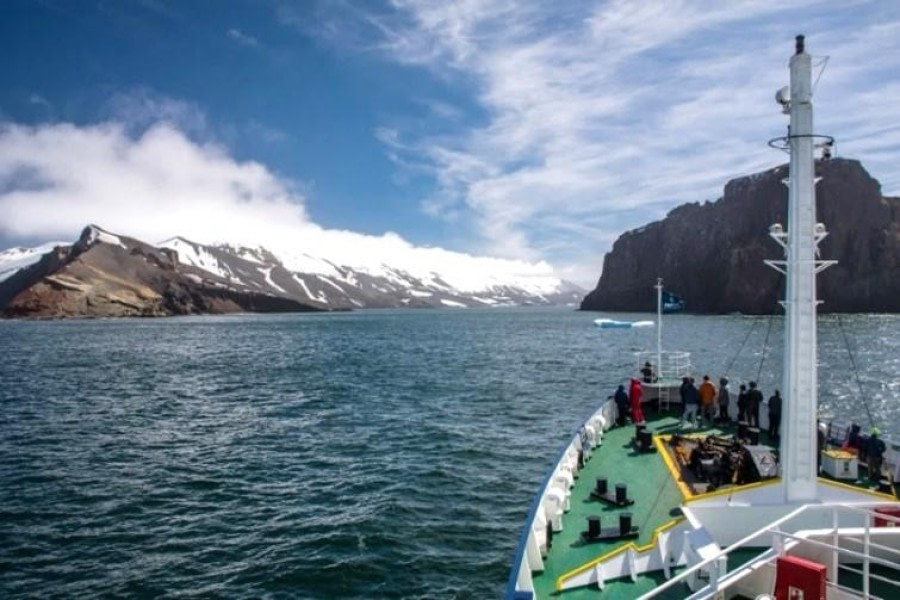 PLA24-23, Day 10, Plancius © Unknown photographer - Oceanwide Expeditions.jpg