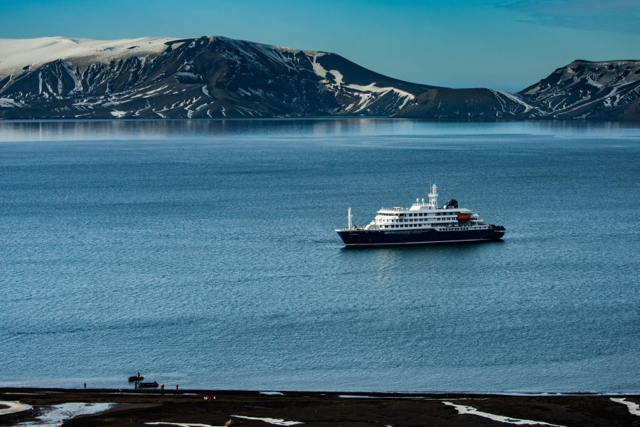 Hondius, Antarctica, 2022 © Alexander Romanovskiy - Oceanwide Expeditions.jpg