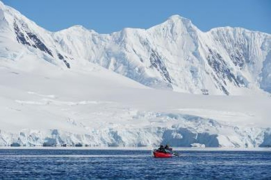 PLA25-24, Day 7, Kayaking © Unknown photographer - Oceanwide Expeditions.jpg