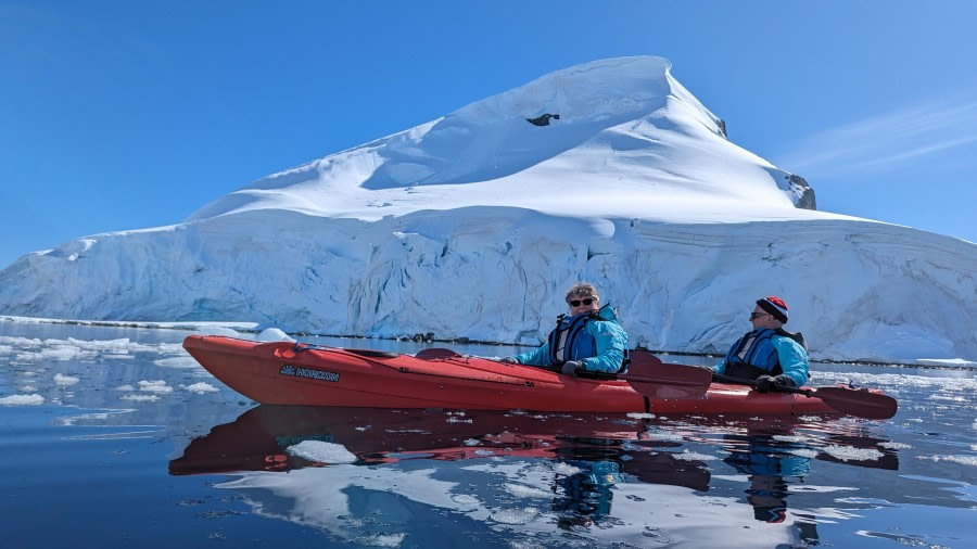 OTL26-24, Day 6, Kayaking 2 © Zet Freiburghaus - Oceanwide Expeditions.jpg