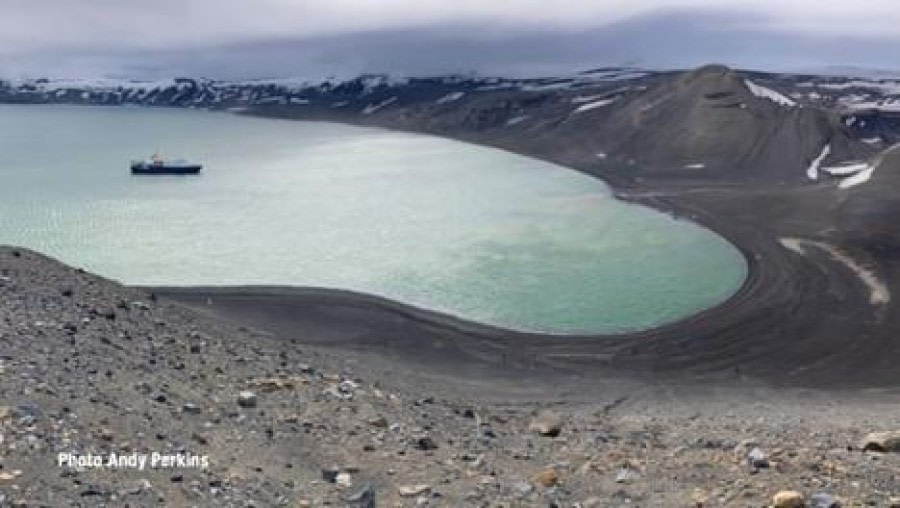 Telefon Bay & Pendulum Cove, Deception Island