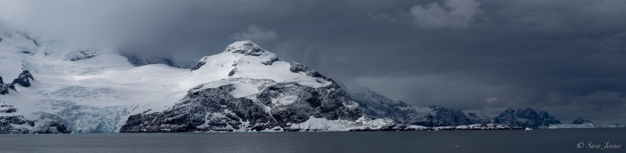 HDS26-24, Day 11, Shingle Cove © Sara Jenner - Oceanwide Expeditions.jpg