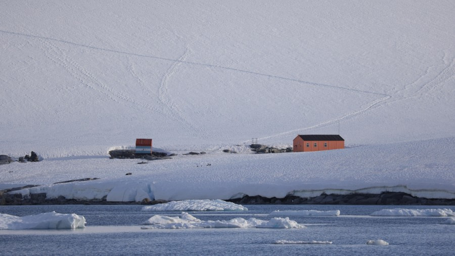 Petermann Island and Salpétrière Bay