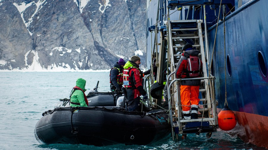 PLA02-24, Day 3, PAZ_4482 © Alexander Romanovskiy - Oceanwide Expeditions.jpg