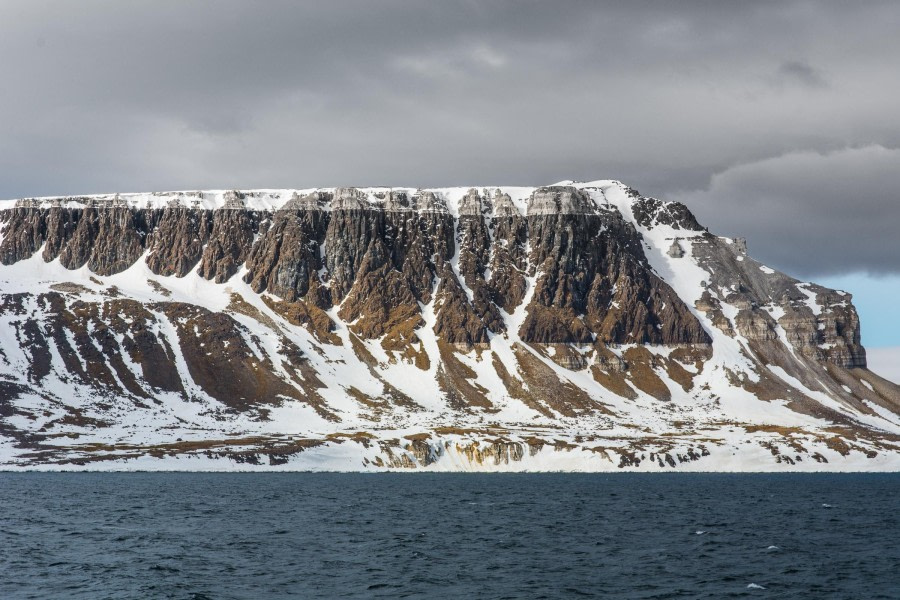 Alkefjellet (am) and Eolusneset (pm)