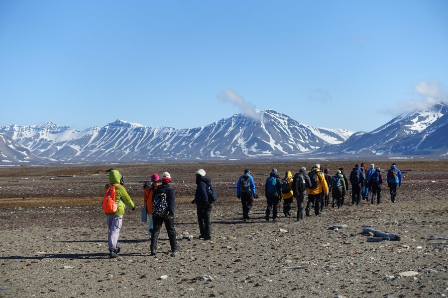 Bellsund, Recherchebreen (am) At Sea (pm)